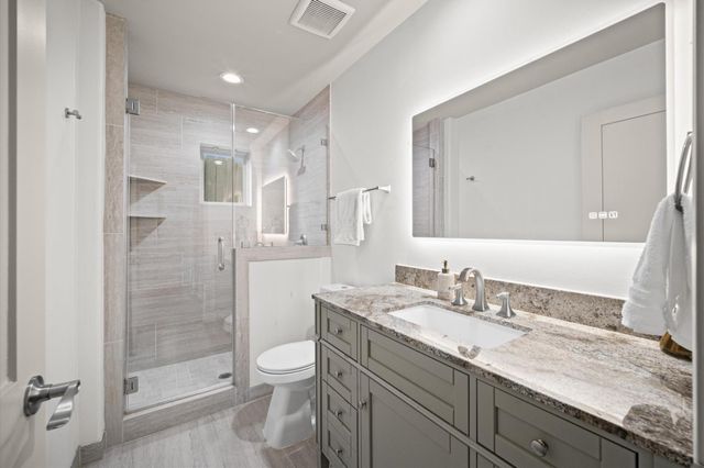 4643 Richmond Avenue, Houston, TX 77027