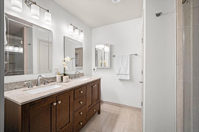 4643 Richmond Avenue, Houston, TX 77027