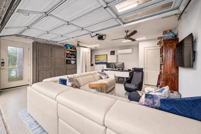 4643 Richmond Avenue, Houston, TX 77027