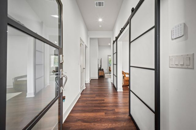 4643 Richmond Avenue, Houston, TX 77027