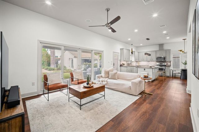 4643 Richmond Avenue, Houston, TX 77027