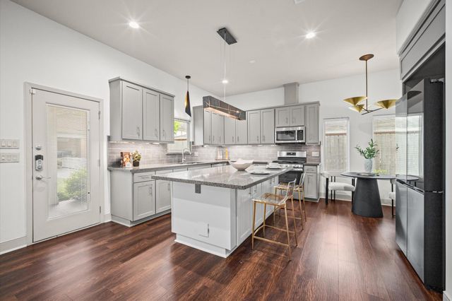 4643 Richmond Avenue, Houston, TX 77027