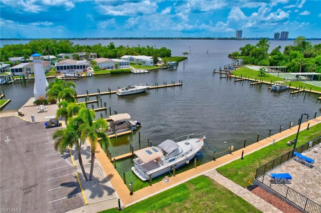 5554 Sir Walter WAY, NORTH FORT MYERS, FL 33917 — photo 2