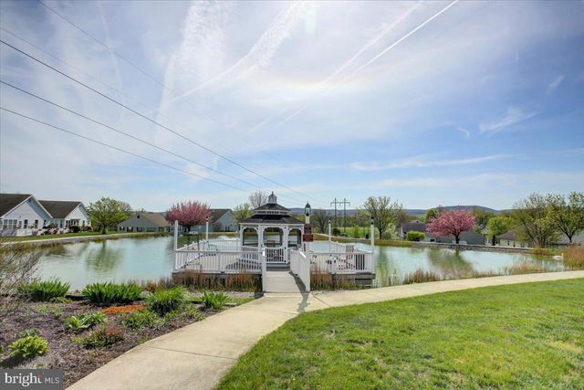 18 LANTERN LN, Shippensburg, PA 17257