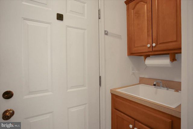18 LANTERN LN, Shippensburg, PA 17257