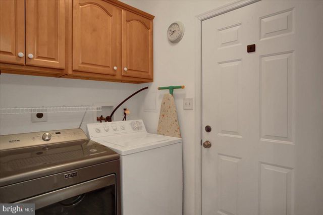 18 LANTERN LN, Shippensburg, PA 17257