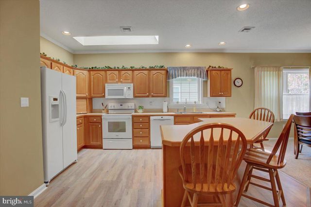 18 LANTERN LN, Shippensburg, PA 17257