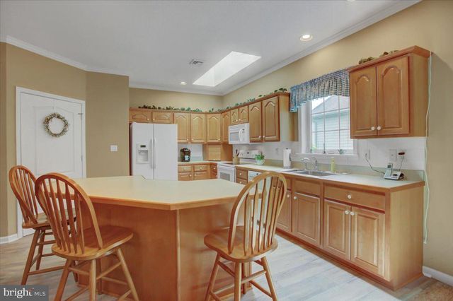 18 LANTERN LN, Shippensburg, PA 17257