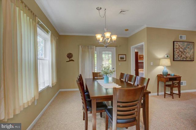 18 LANTERN LN, Shippensburg, PA 17257