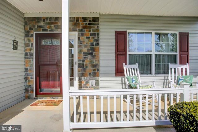 18 LANTERN LN, Shippensburg, PA 17257
