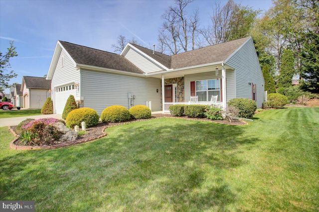 18 LANTERN LN, Shippensburg, PA 17257