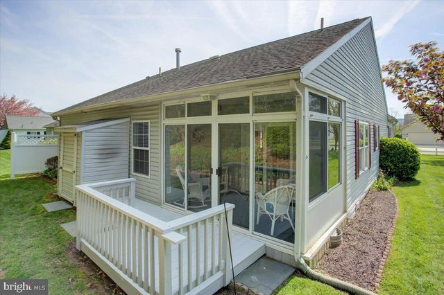 18 LANTERN LN, Shippensburg, PA 17257