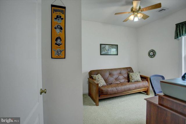 18 LANTERN LN, Shippensburg, PA 17257