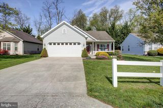 18 LANTERN LN, Shippensburg, PA 17257