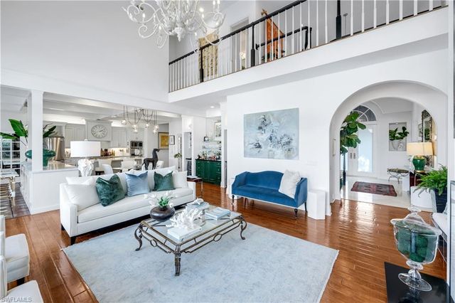 180 Edgemere WAY S, Naples, FL 34105