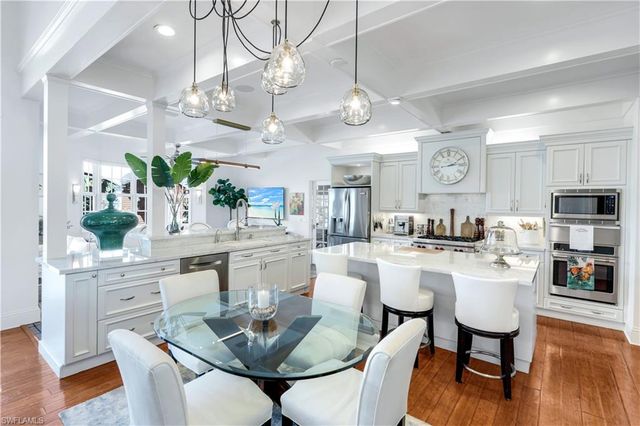 180 Edgemere WAY S, Naples, FL 34105