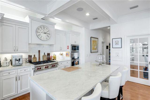 180 Edgemere WAY S, Naples, FL 34105