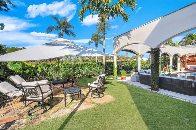 180 Edgemere WAY S, Naples, FL 34105