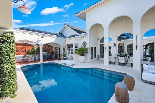 180 Edgemere WAY S, Naples, FL 34105