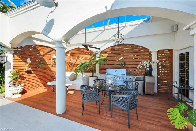 180 Edgemere WAY S, Naples, FL 34105