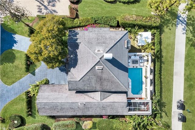 180 Edgemere WAY S, Naples, FL 34105