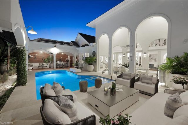 180 Edgemere WAY S, Naples, FL 34105