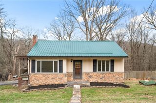 3649 Logan Ferry Rd, Murrysville, PA 15668