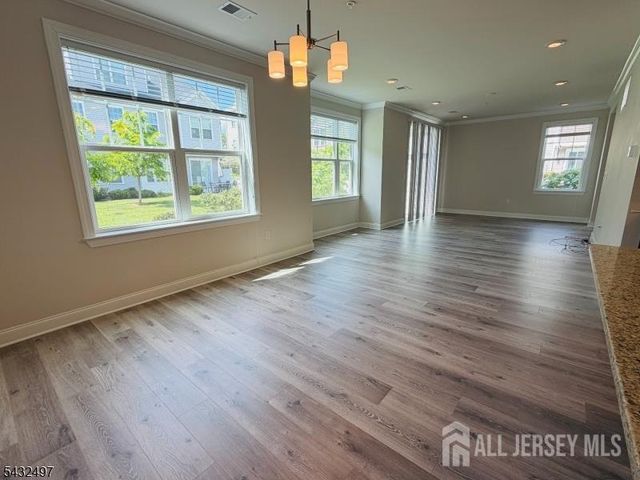 810 Greenland Square, Highland Park, NJ 08904