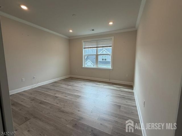 810 Greenland Square, Highland Park, NJ 08904