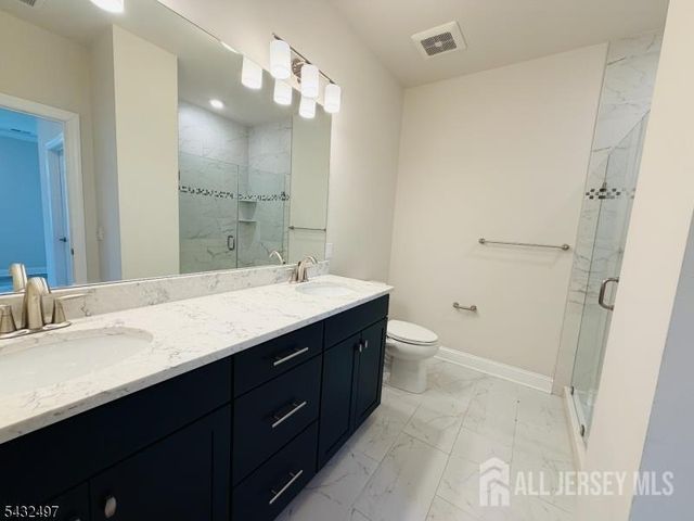810 Greenland Square, Highland Park, NJ 08904