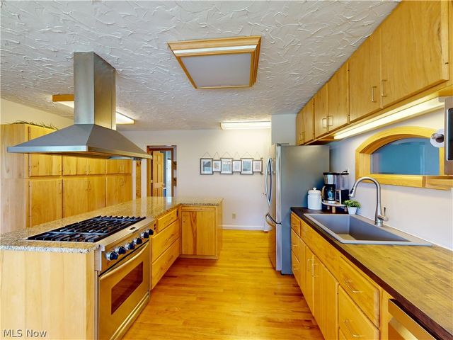 682 Rural Road, Eastlake, OH 44095
