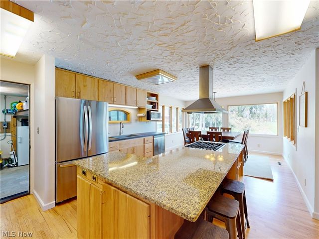 682 Rural Road, Eastlake, OH 44095