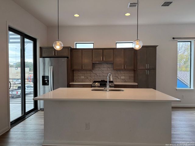 415 Jackson St Apt 101, San Antonio, TX 78212