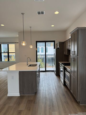 415 Jackson St Apt 101, San Antonio, TX 78212