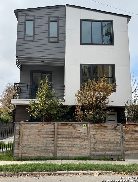 415 Jackson St Apt 101, San Antonio, TX 78212