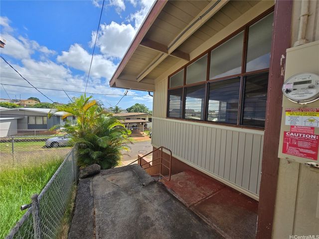 1470 Hoohaku Street, Pearl City, HI 96782