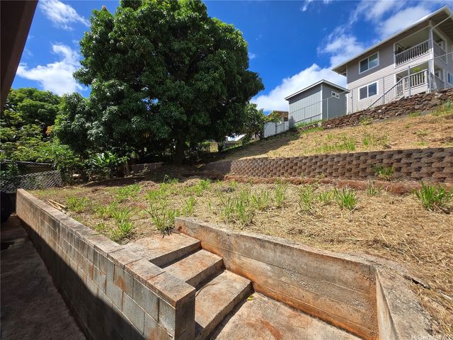 1470 Hoohaku Street, Pearl City, HI 96782