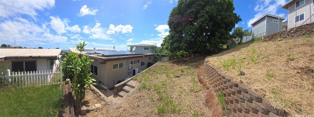 1470 Hoohaku Street, Pearl City, HI 96782