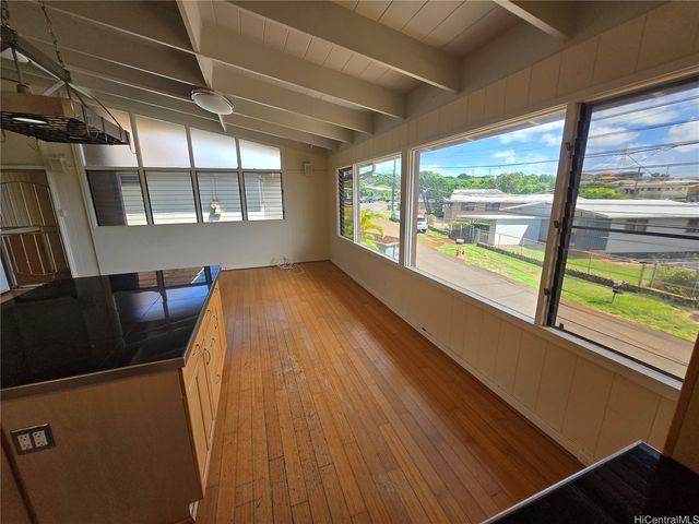 1470 Hoohaku Street, Pearl City, HI 96782