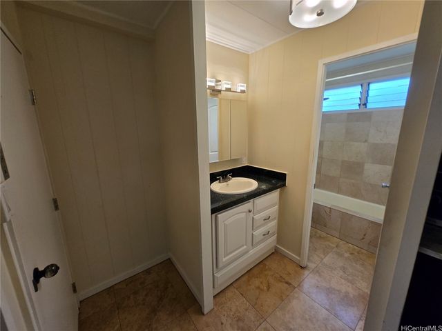 1470 Hoohaku Street, Pearl City, HI 96782