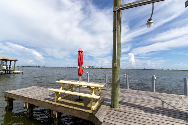 1014 Lillian Lane, Galveston, TX 77554