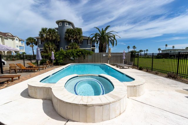 1014 Lillian Lane, Galveston, TX 77554