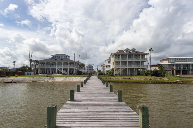 1014 Lillian Lane, Galveston, TX 77554