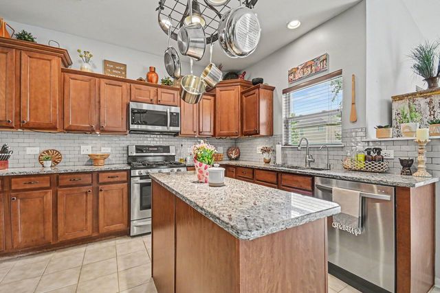 2210 Hagaman Lane, Montgomery, IL 60538