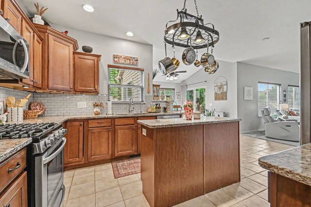 2210 Hagaman Lane, Montgomery, IL 60538