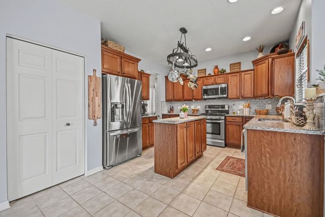 2210 Hagaman Lane, Montgomery, IL 60538