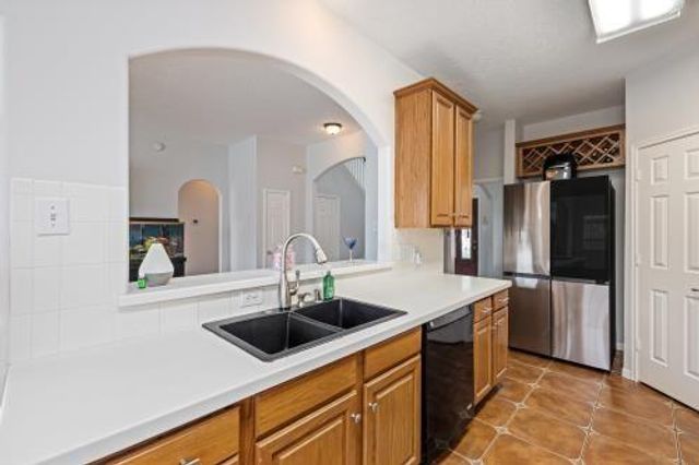 1309 Pine Forest Dr, Pearland, TX 77581