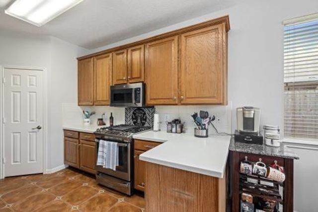 1309 Pine Forest Dr, Pearland, TX 77581
