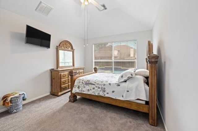 1309 Pine Forest Dr, Pearland, TX 77581