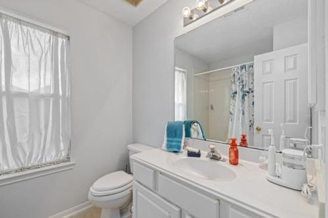 1309 Pine Forest Dr, Pearland, TX 77581